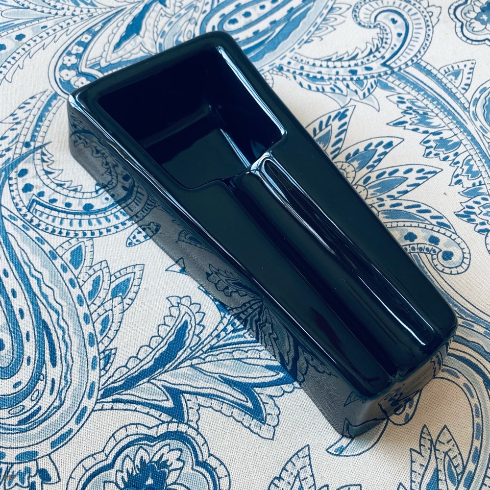 Cigar ashtray black ceramic